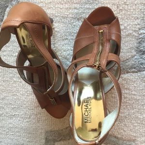 NWOT Michael Kors Pumps